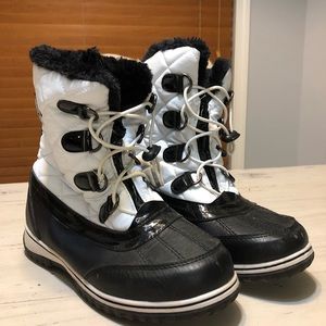Black white kids snow boots